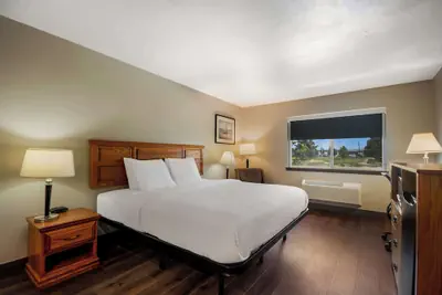 Photo 2 - SureStay Plus Hotel by Best Western Rexburg