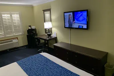 Photo 3 - Travelodge by Wyndham Odessa