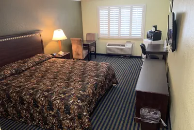 Photo 4 - Travelodge by Wyndham Odessa
