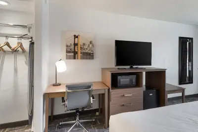 Photo 5 - Clarion Hotel Concord/Walnut Creek
