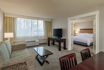 Photo 2 - Holiday Inn Hotel & Suites Boston - Peabody by IHG