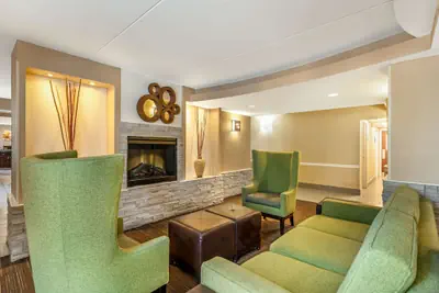 Photo 5 - Comfort Inn & Suites East Hartford - Hartford
