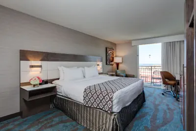 Photo 5 - Crowne Plaza Ventura Beach by IHG