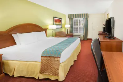Photo 4 - Baymont by Wyndham Orangeburg North