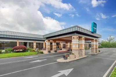 Photo 2 - Clarion Hotel & Conference Center Toms River