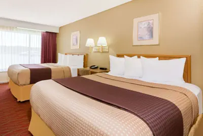 Photo 4 - Days Inn by Wyndham Staunton