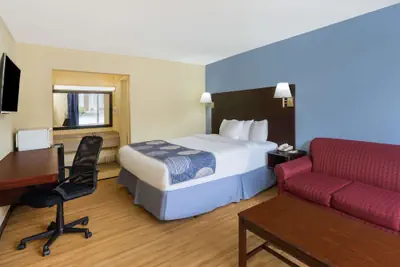 Photo 5 - Days Inn by Wyndham Statesville