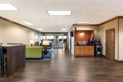 Photo 4 - Comfort Inn South Oceanfront