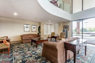 Photo 4 - Comfort Inn Cleveland Airport
