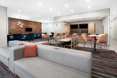 Photo 4 - La Quinta Inn & Suites by Wyndham Lewisville