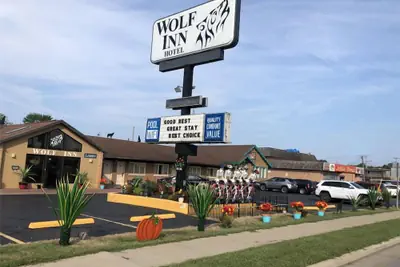 Photo 2 - Wolf Inn Hotel