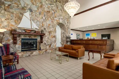 Photo 4 - Days Inn by Wyndham Lexington