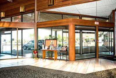 Photo 2 - The Cairn Hotel