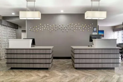 Photo 4 - Best Western Beacon Inn