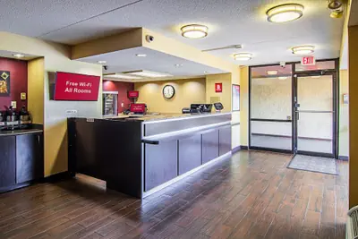 Photo 3 - Red Oak Inn Detroit - Southfield