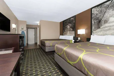 Photo 4 - Super 8 by Wyndham Grand Prairie North