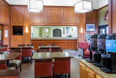 Photo 4 - Comfort Inn and Suites San Francisco Airport North