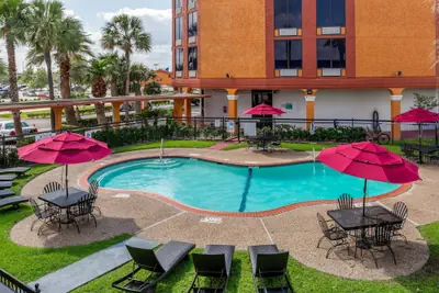 Photo 2 - Quality Inn Pasadena - Houston East