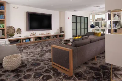 Photo 5 - Courtyard Miami in Coral Gables by Marriott