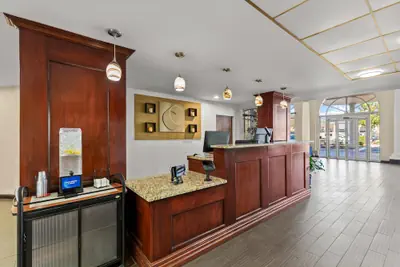 Photo 5 - Comfort Inn & Suites Lakeland North I-4