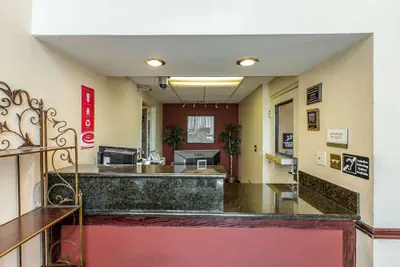 Photo 3 - Econo Lodge Inn & Suites Riverside - Corona