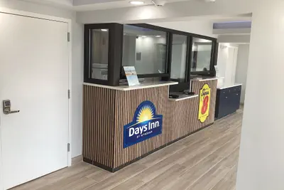 Photo 5 - Days Inn by Wyndham Baltimore Northwest