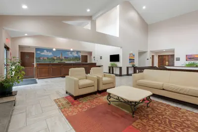 Photo 3 - Best Western University Inn
