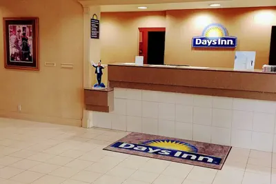 Photo 3 - Days Inn by Wyndham Sidney OH