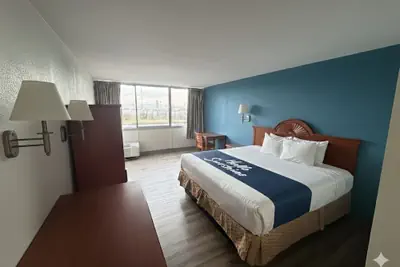 Photo 5 - Days Inn by Wyndham Sidney OH