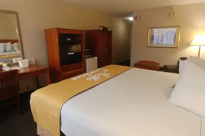 Photo 4 - Days Inn by Wyndham Sidney OH