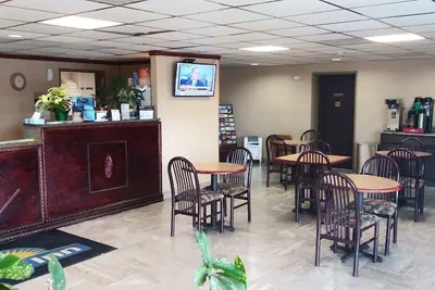 Photo 3 - Days Inn by Wyndham Morehead