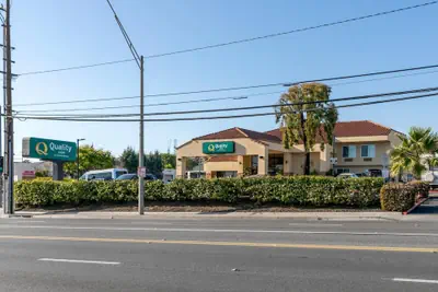 Photo 2 - Quality Inn Long Beach - Signal Hill
