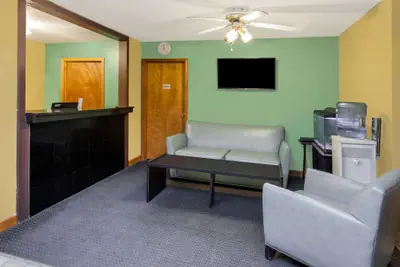 Photo 2 - Super 8 by Wyndham Stevensville/St. Joseph