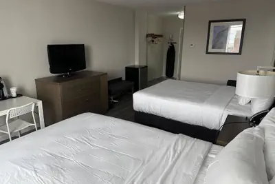 Photo 5 - Silver Beach Hotel