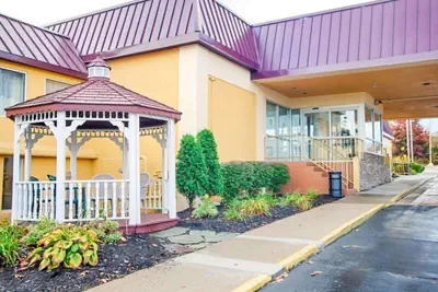 Photo 2 - Quality Inn & Suites Syracuse Fairgrounds