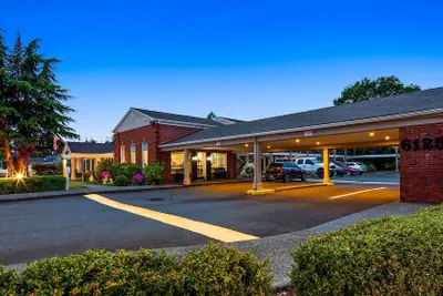 Photo 2 - Best Western Lakewood
