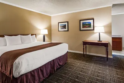 Photo 5 - Best Western Lakewood