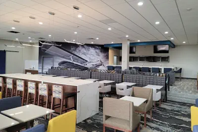 Photo 4 - Wingate by Wyndham Wichita Airport