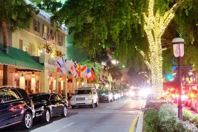 Photo 2 - Riverside Hotel