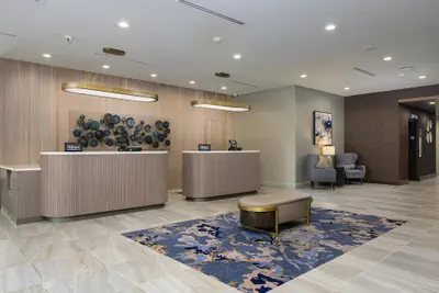 Photo 4 - DoubleTree by Hilton Raleigh Midtown, NC
