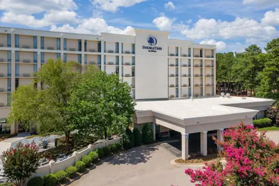 Photo 2 - DoubleTree by Hilton Raleigh Midtown, NC