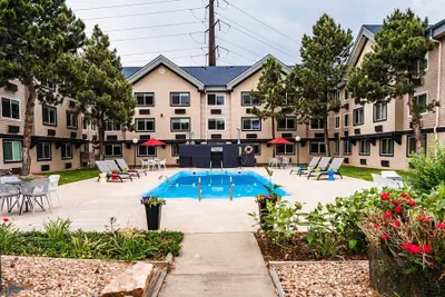 Photo 2 - Comfort Inn & Suites Golden – Denver West