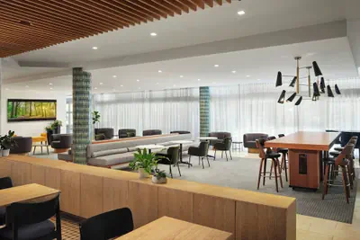 Photo 4 - Sheraton Ontario Airport Hotel