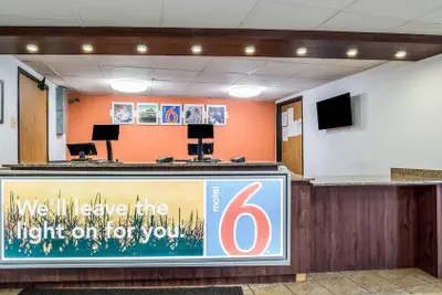 Photo 3 - Motel 6 Elk Grove Village, IL