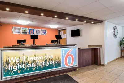 Photo 5 - Motel 6 Elk Grove Village, IL