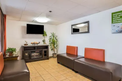 Photo 4 - Motel 6 Elk Grove Village, IL