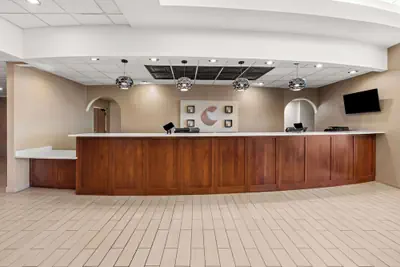 Photo 4 - Comfort Inn & Suites Omaha Central