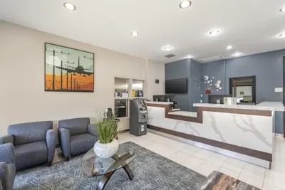 Photo 4 - Best Western Airport Plaza Hotel – LAX  Airport LA Stadium