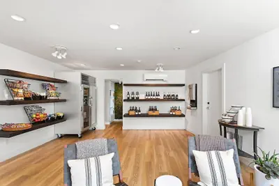 Photo 4 - UpValley Inn & Hot Springs Napa Valley, an Ascend Collection Hotel