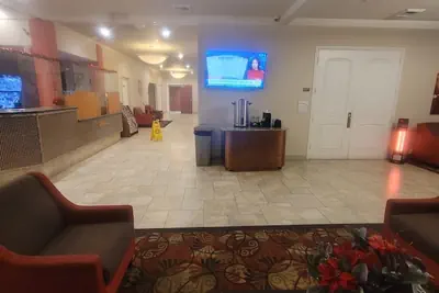 Photo 3 - Ramada by Wyndham Sacramento